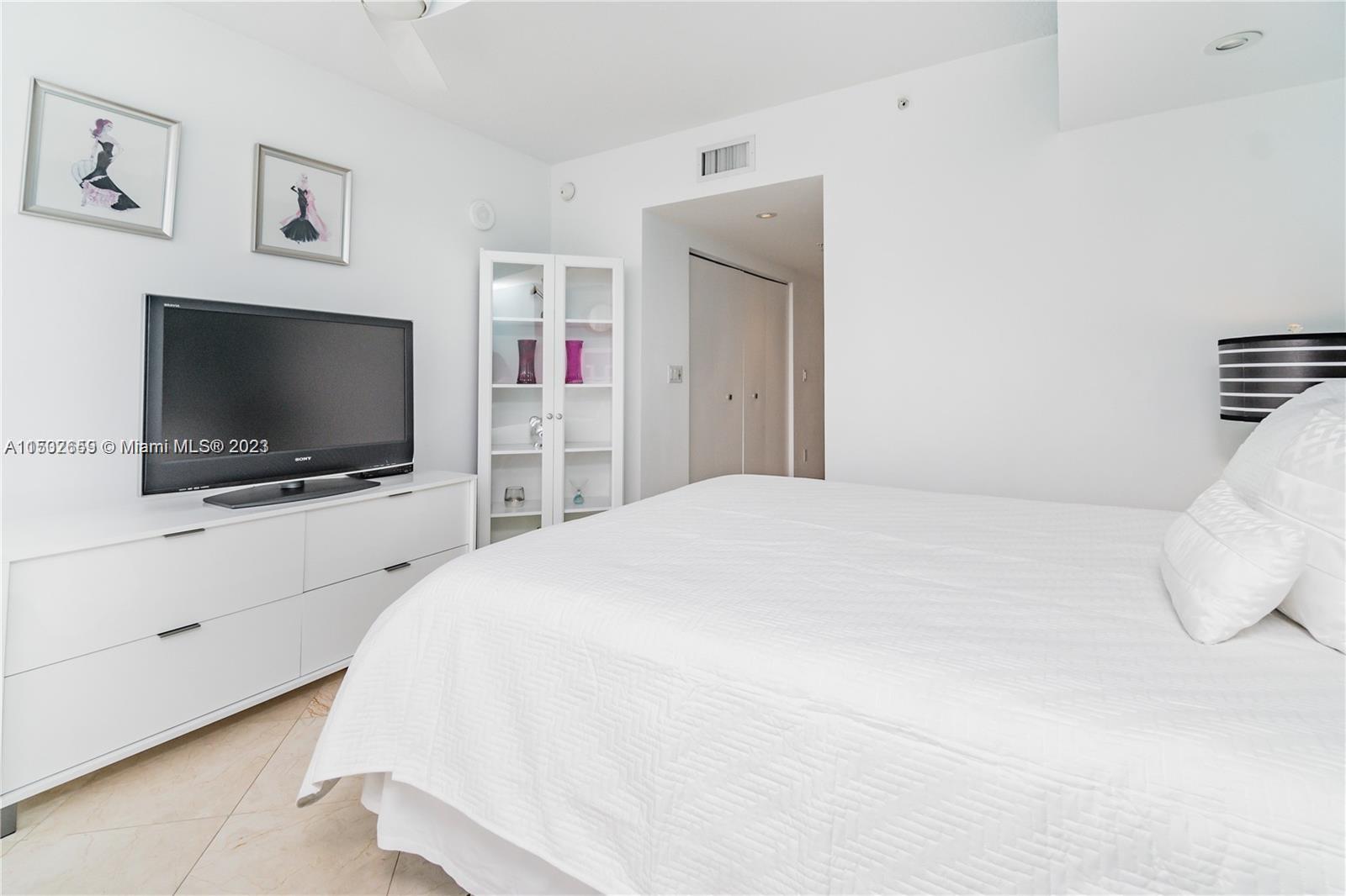 16699 Collins Ave Unit: 2907