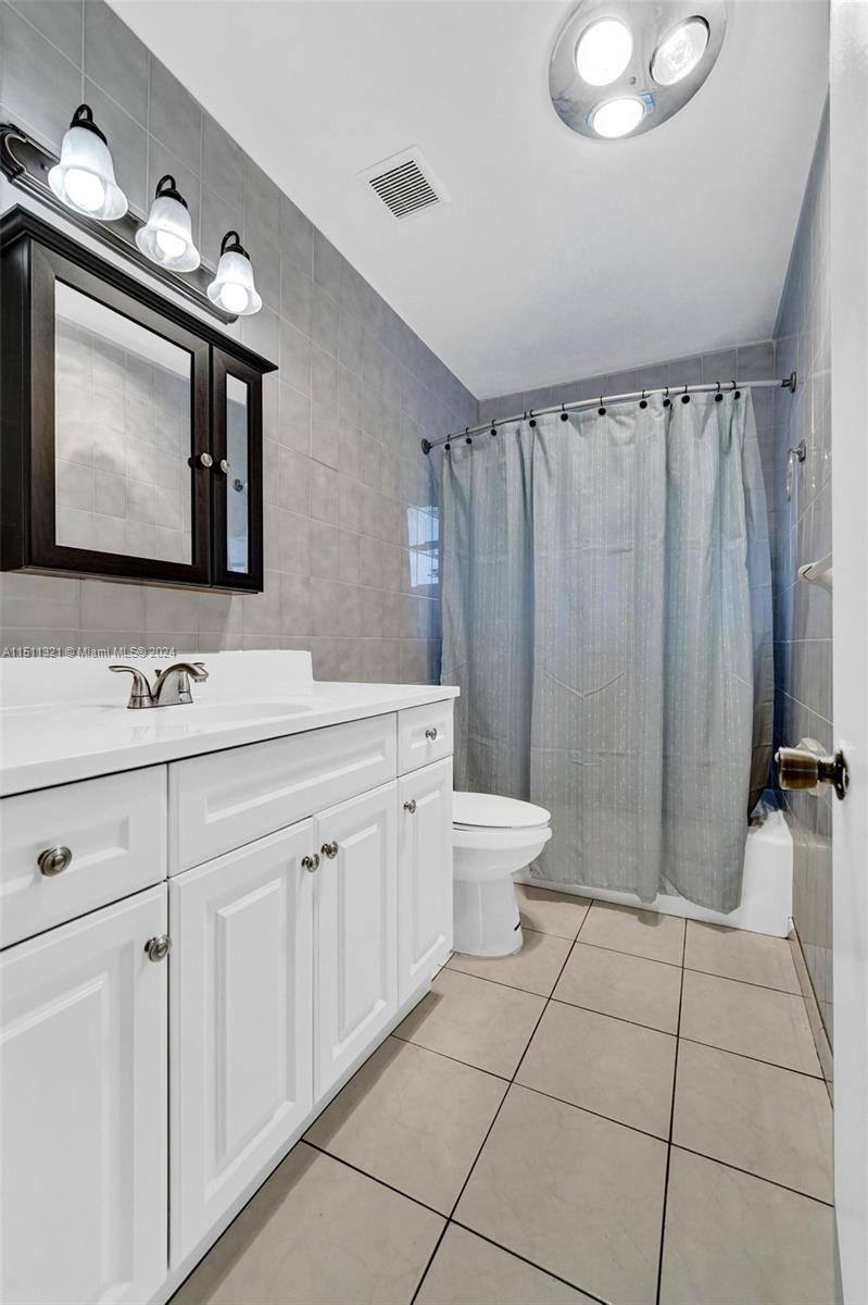 1100 Atlantic Shores Blvd Unit: 406