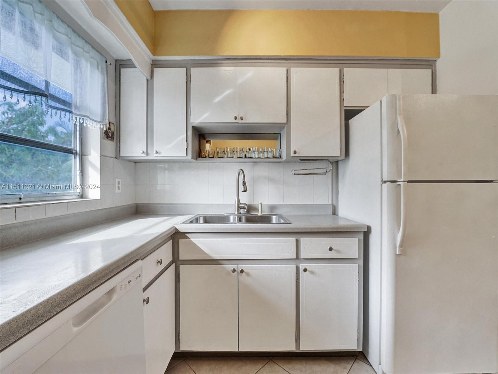 1100 Atlantic Shores Blvd Unit: 406