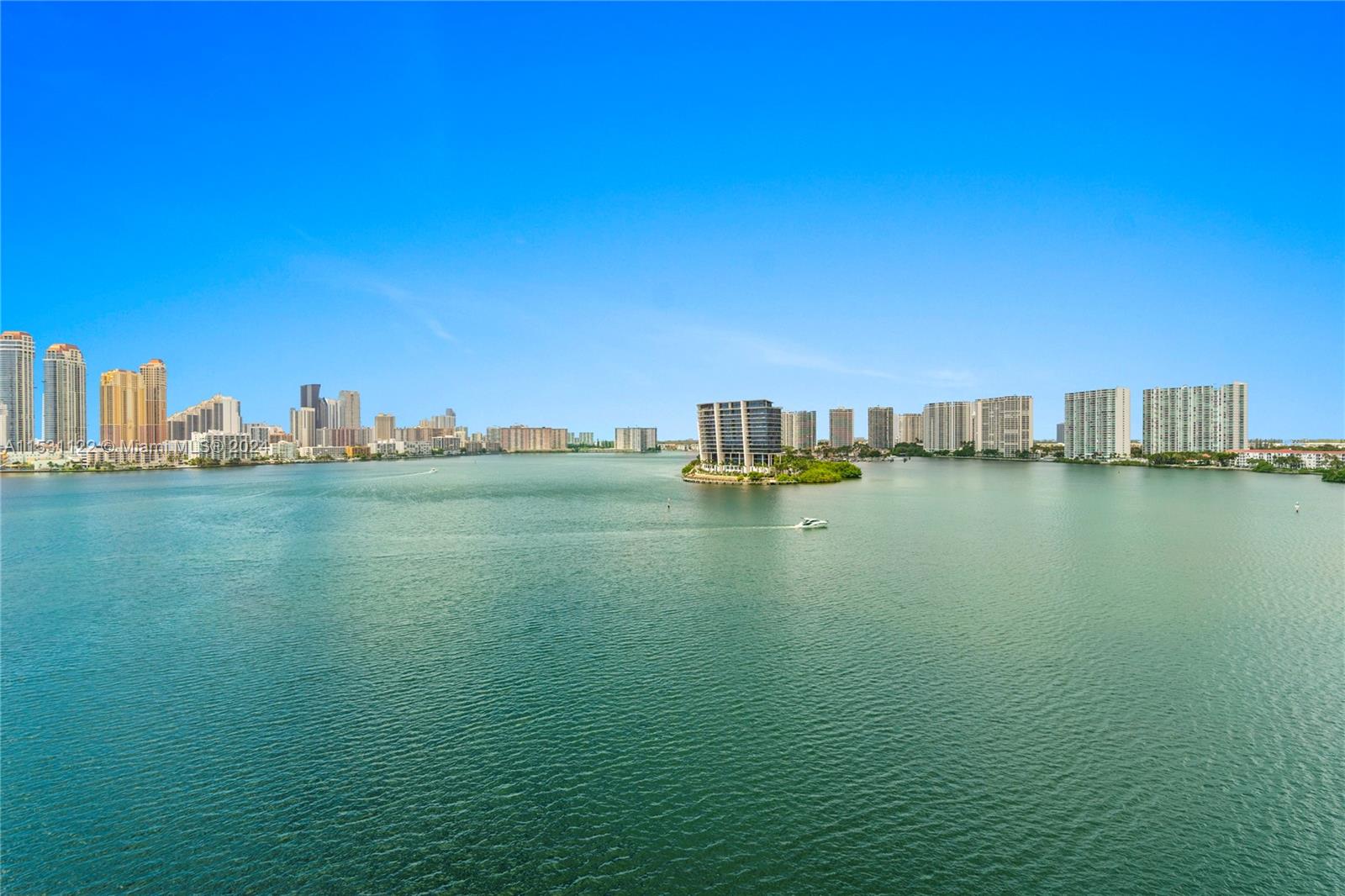 3600 Mystic Pointe Dr # 1101