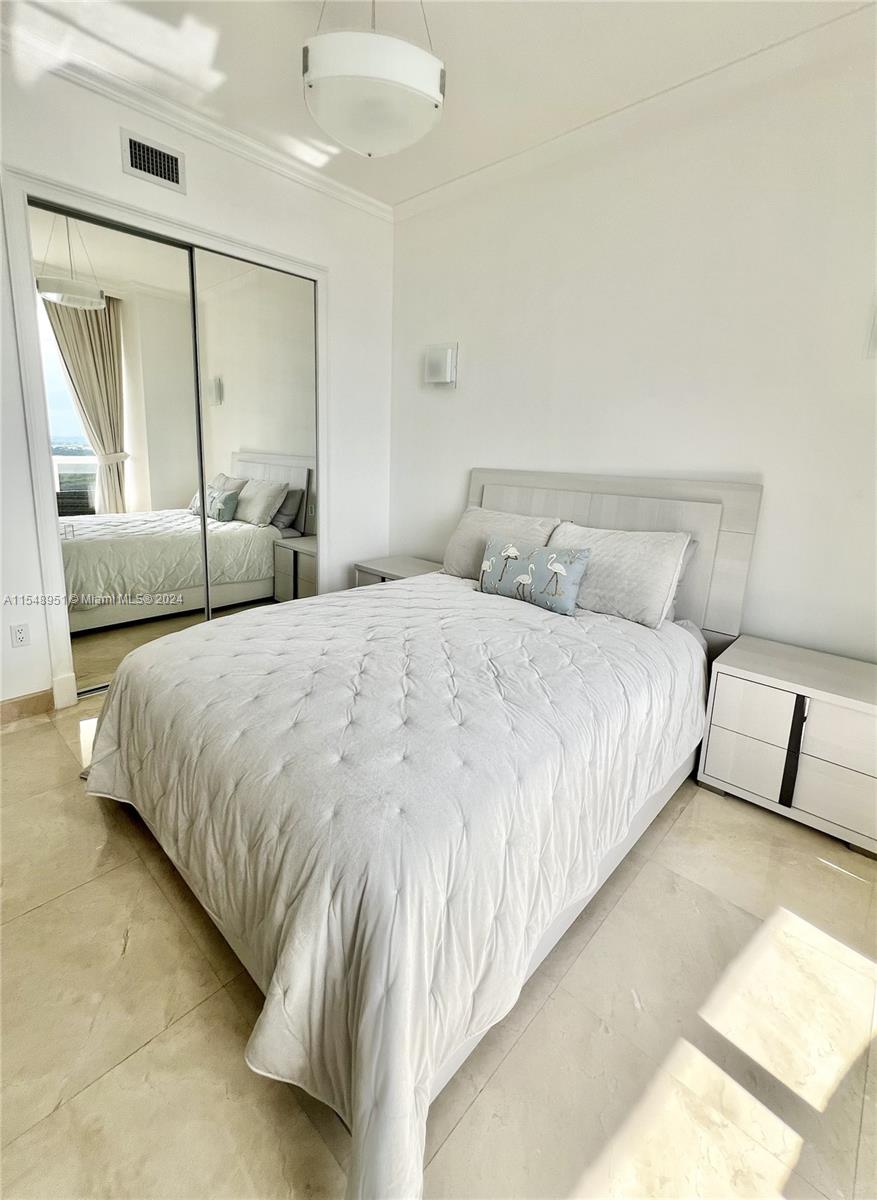 15901 Collins Ave # 2305