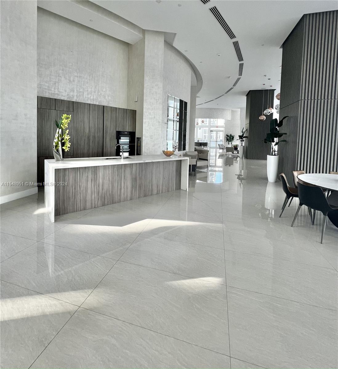 15901 Collins Ave # 2305