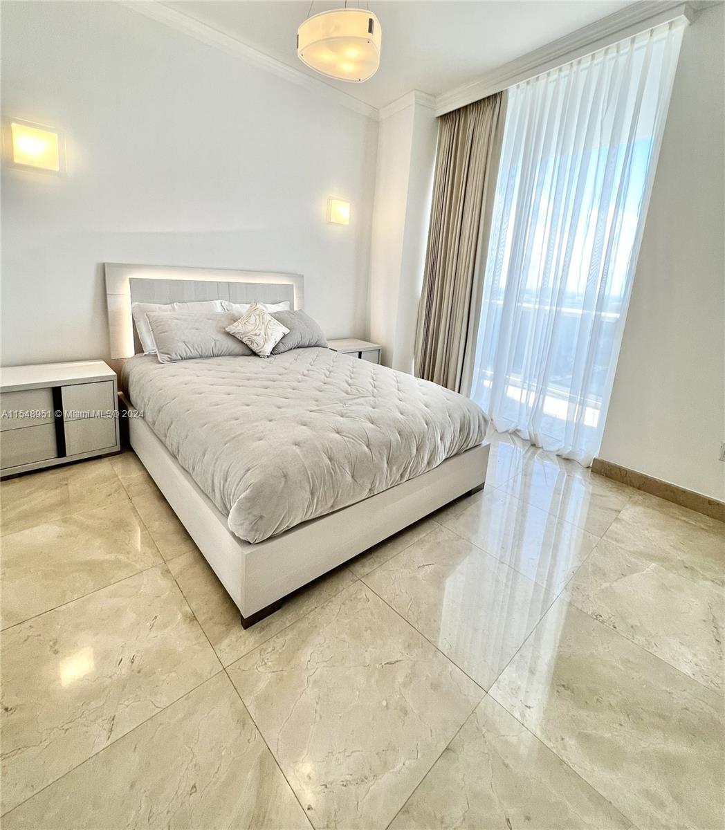 15901 Collins Ave # 2305