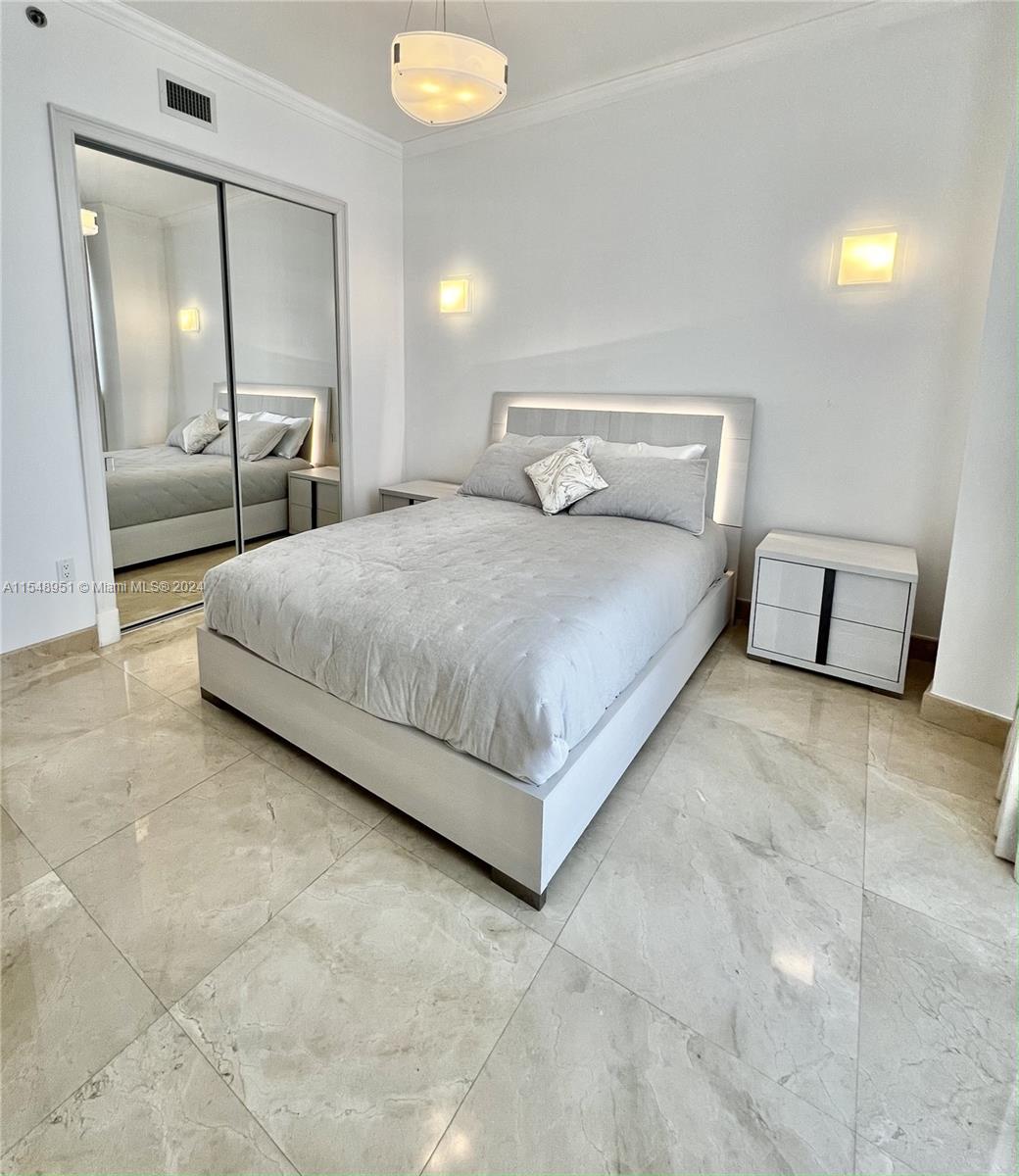 15901 Collins Ave # 2305