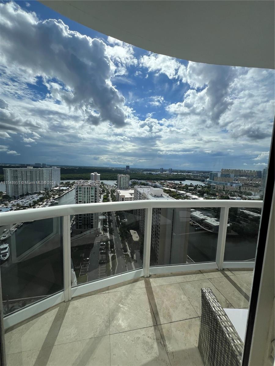 15901 Collins Ave # 2305