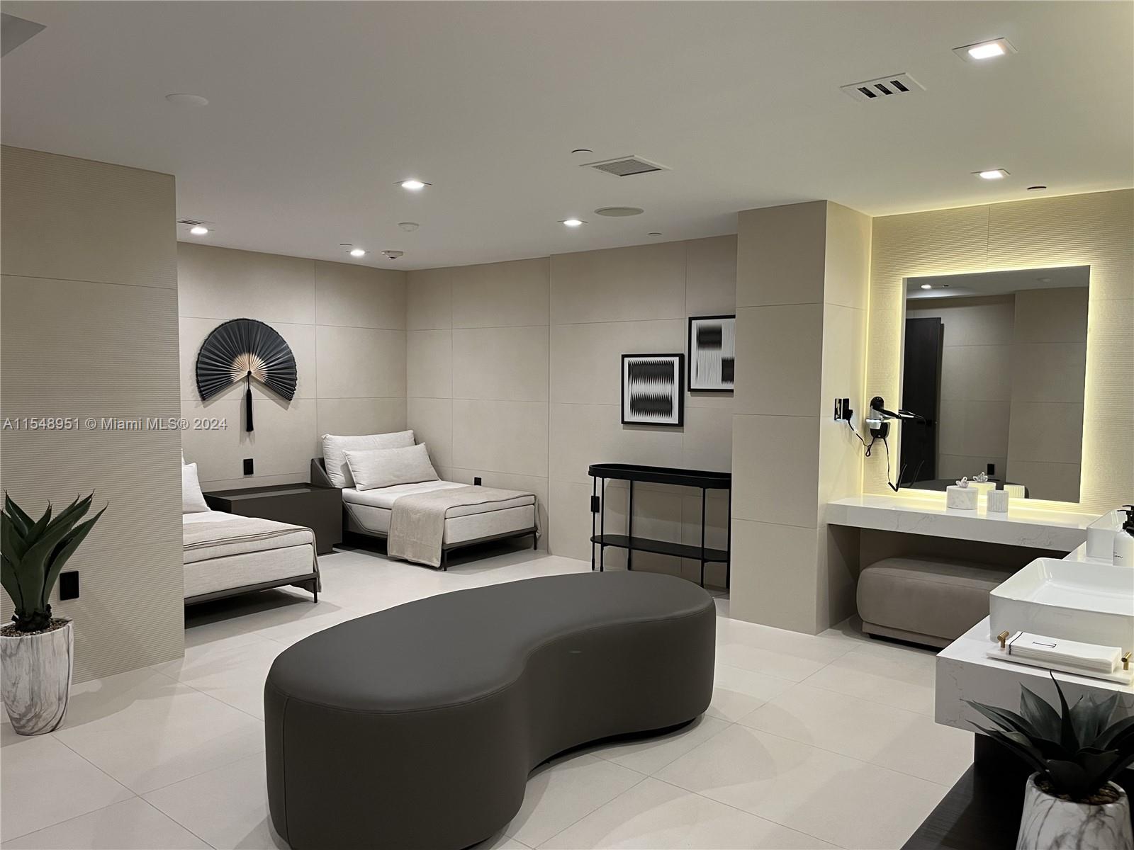 15901 Collins Ave # 2305