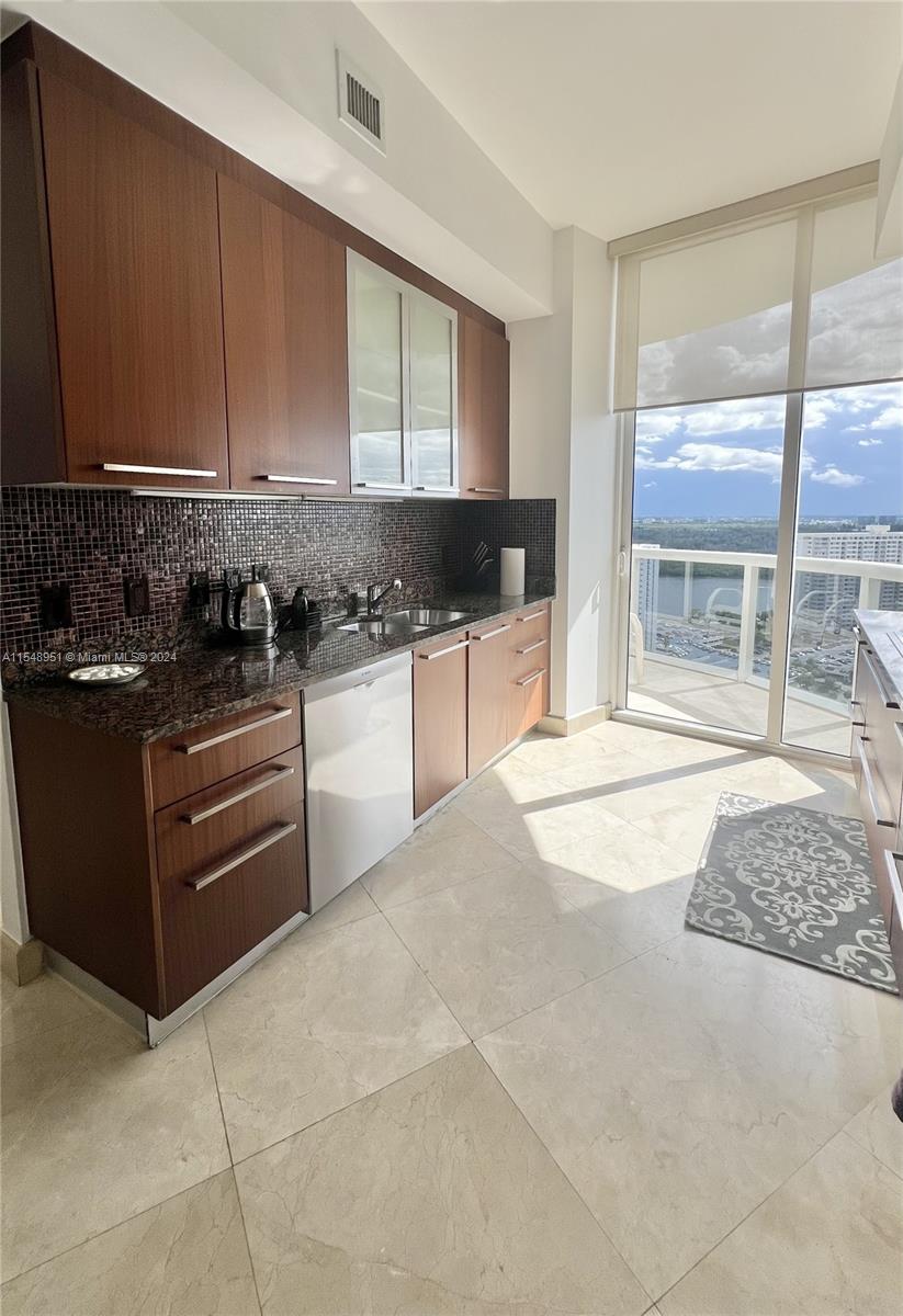 15901 Collins Ave # 2305