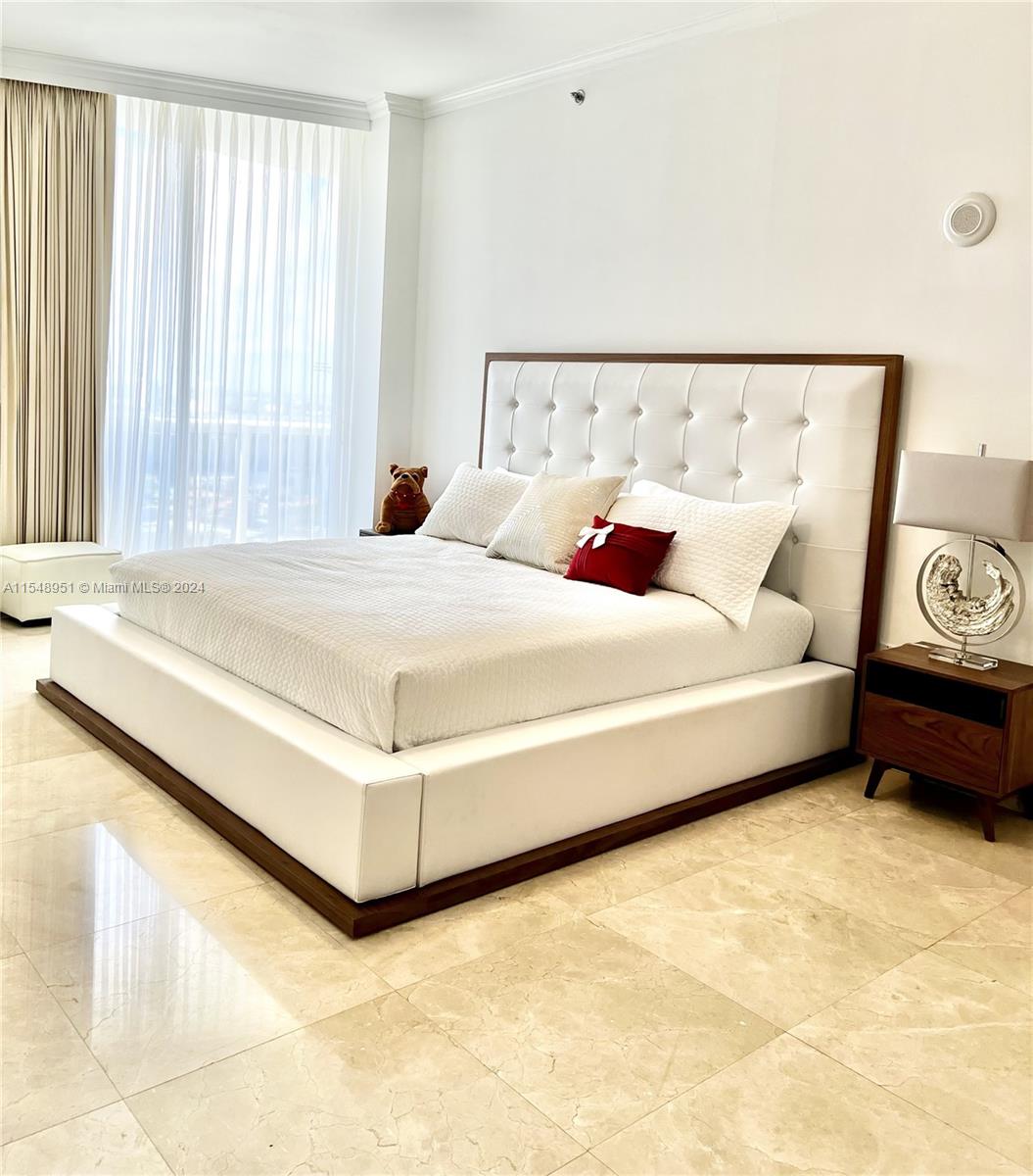 15901 Collins Ave # 2305