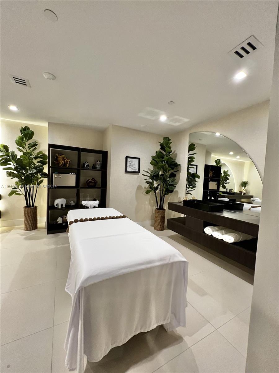 15901 Collins Ave # 2305