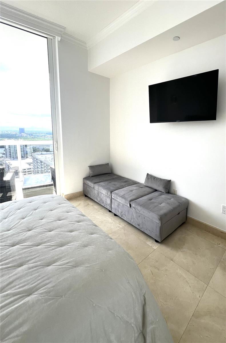 15901 Collins Ave # 2305