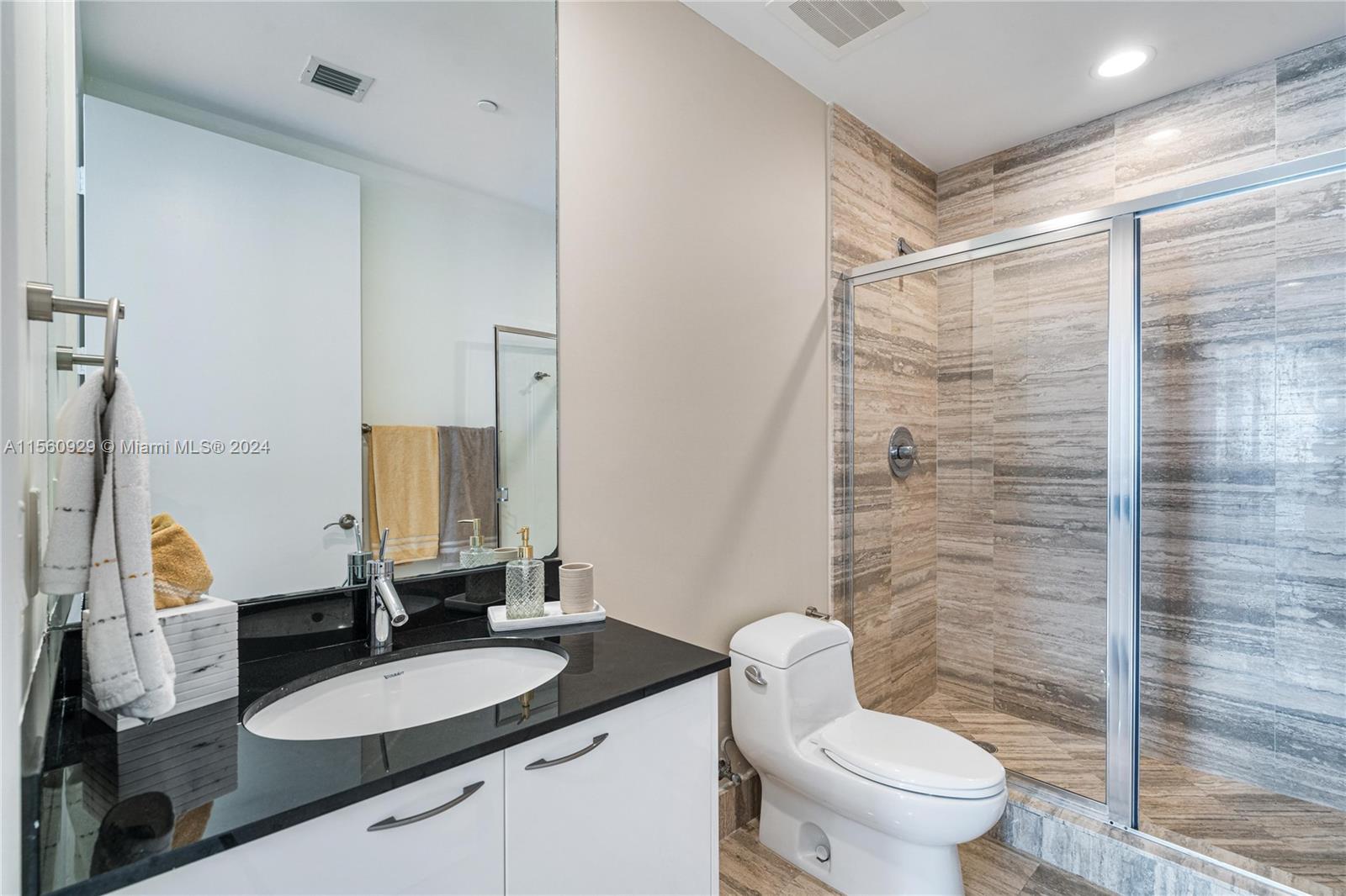16001 Collins Ave # 3002