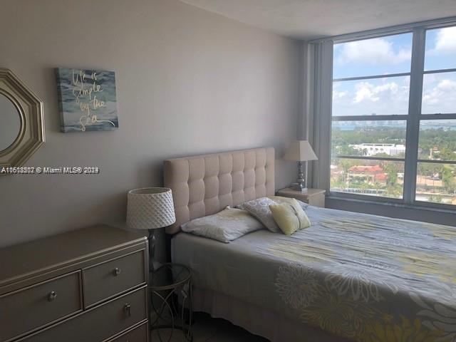 2899 COLLINS AV # 1644