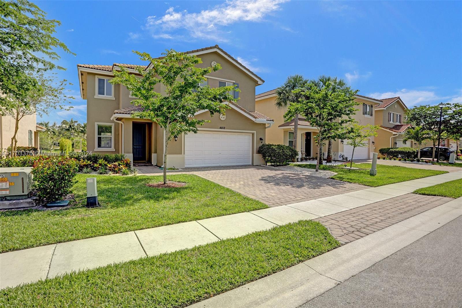 4812 Foxtail Palm Ct