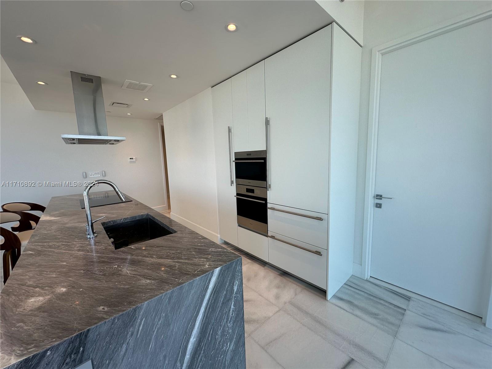 700 NE 26th Ter # 5506, Miami Unit: 5506