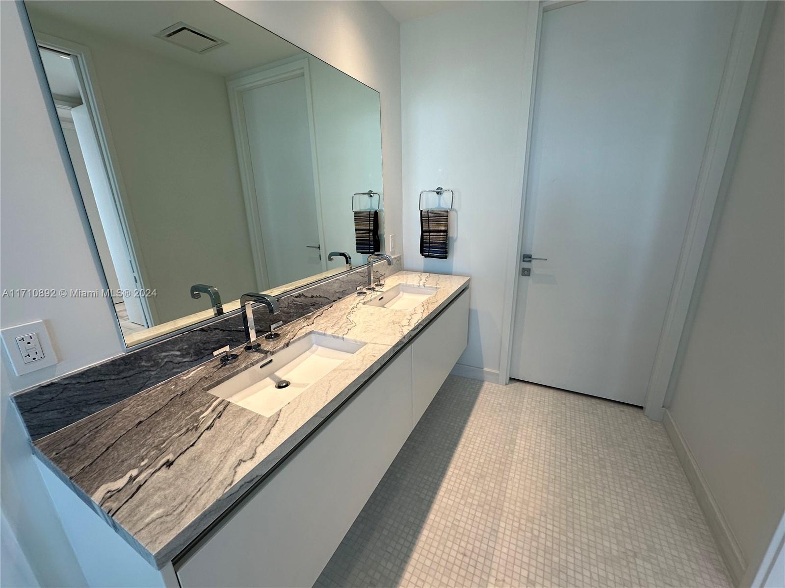 700 NE 26th Ter # 5506, Miami Unit: 5506