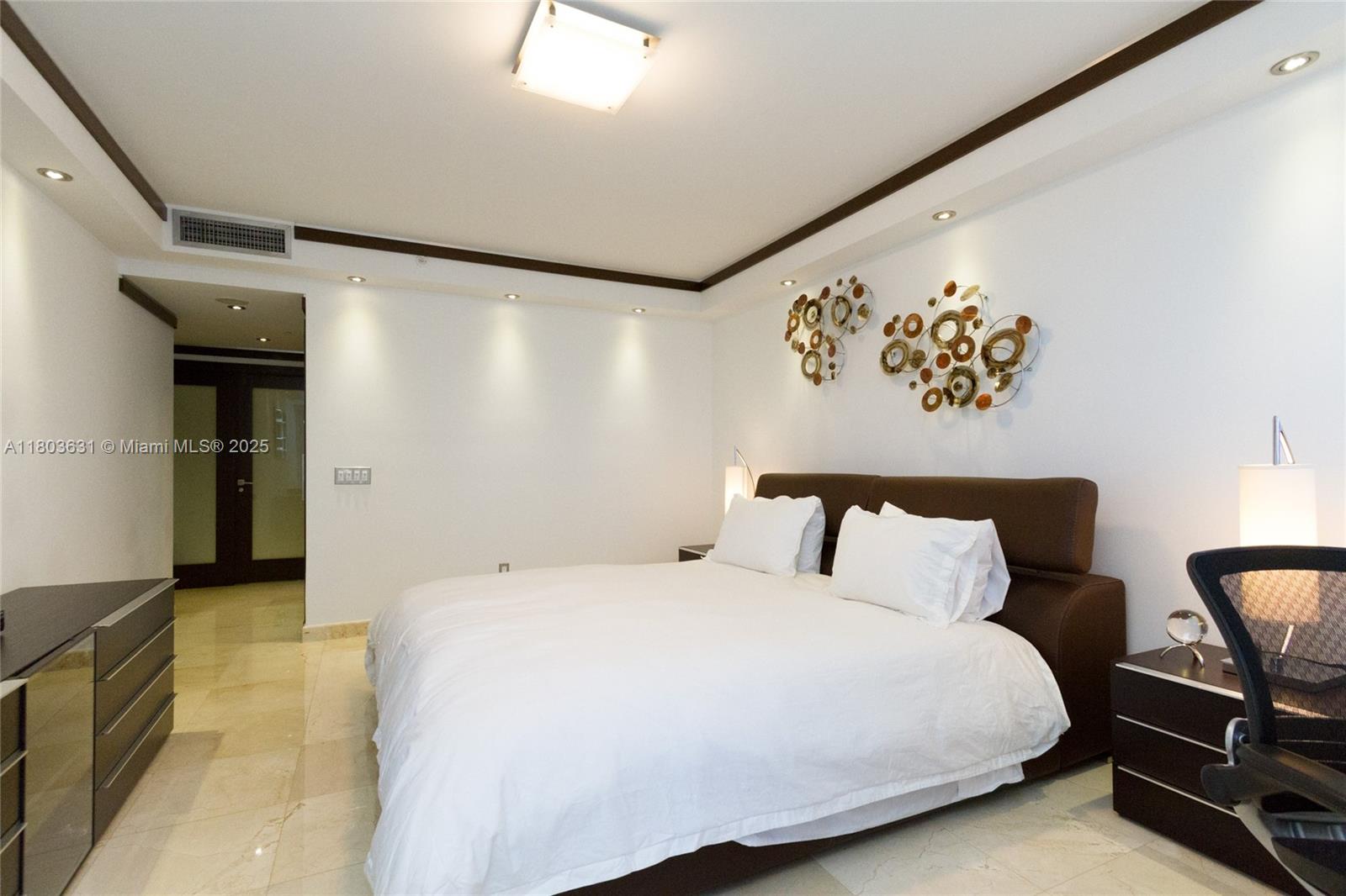 4775 Collins Ave # 1201