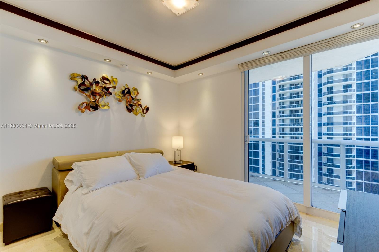 4775 Collins Ave # 1201