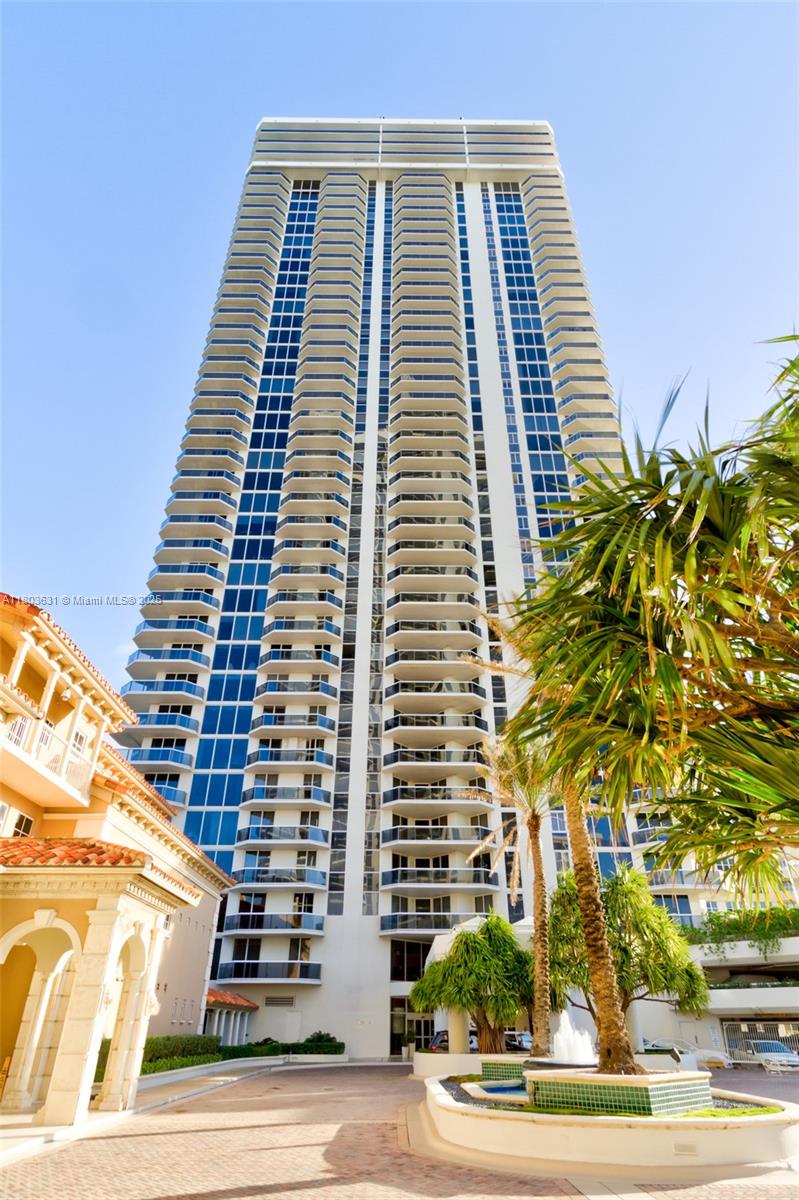 4775 Collins Ave # 1201