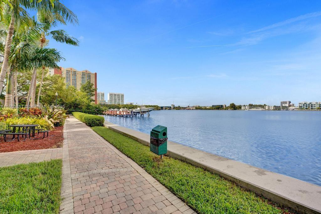 17100 N Bay Rd # 1511