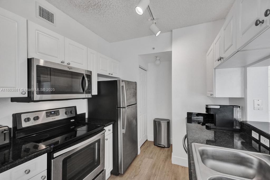 17100 N Bay Rd # 1511