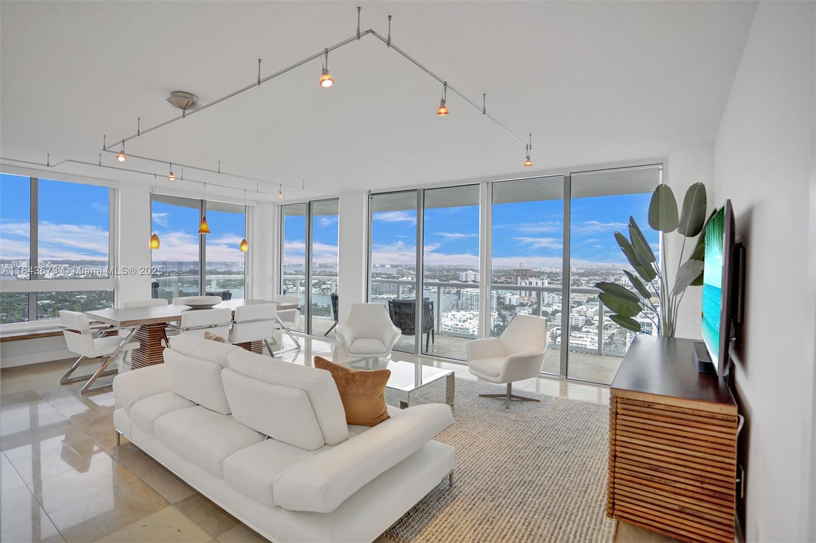 6365 Collins Ave # 3208