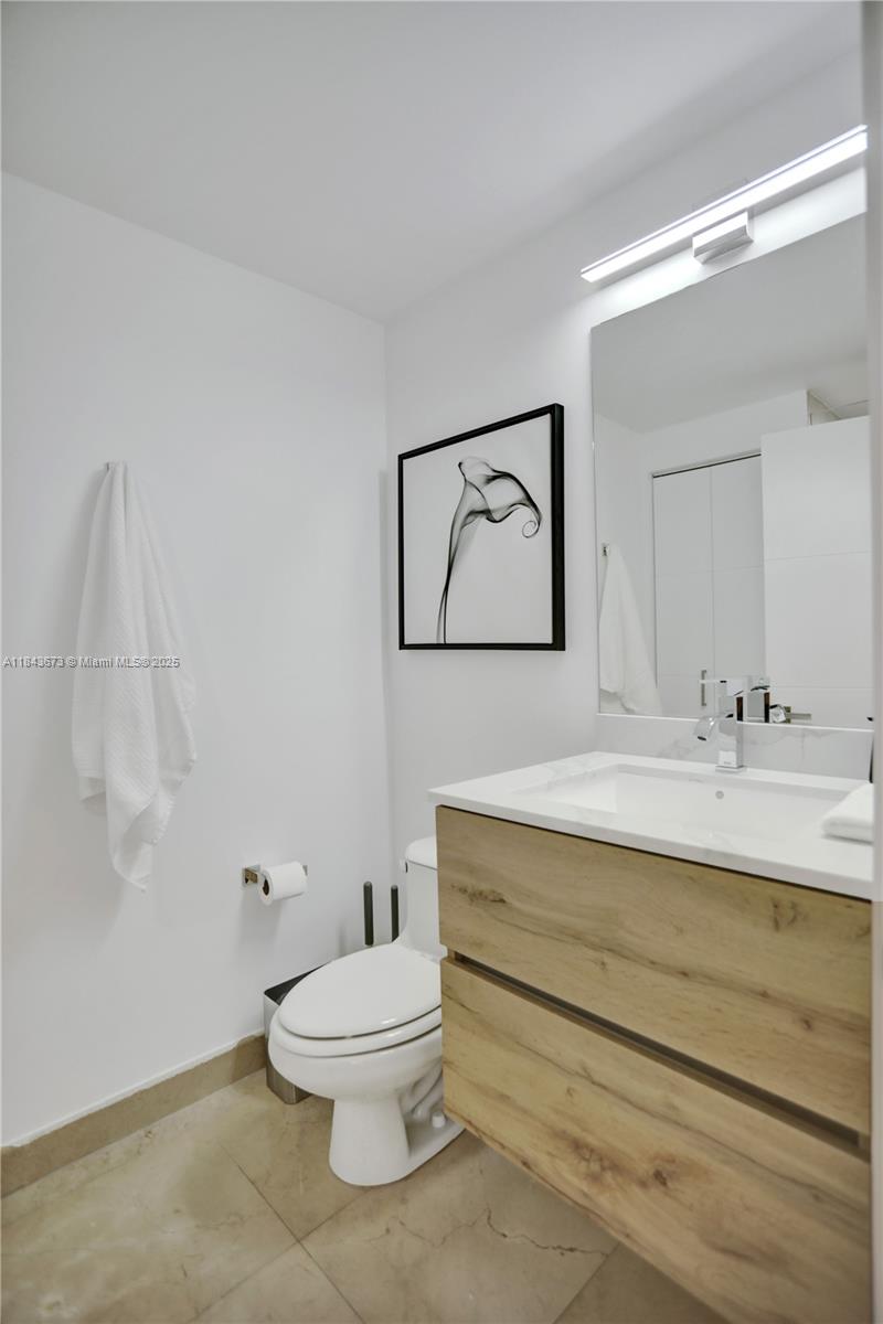 6365 Collins Ave # 3208