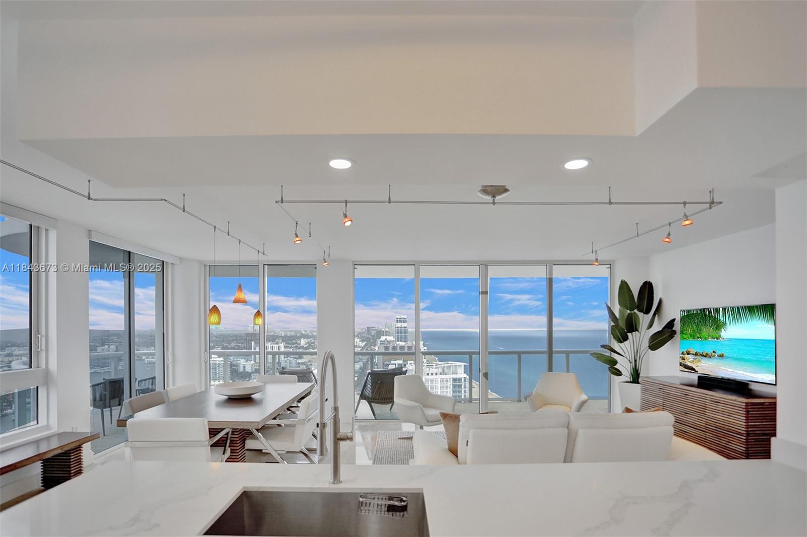 6365 Collins Ave # 3208
