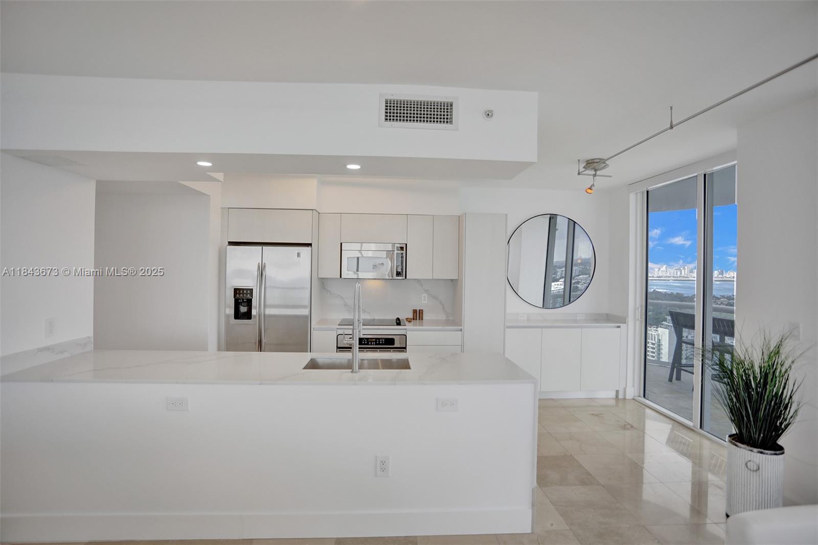 6365 Collins Ave # 3208