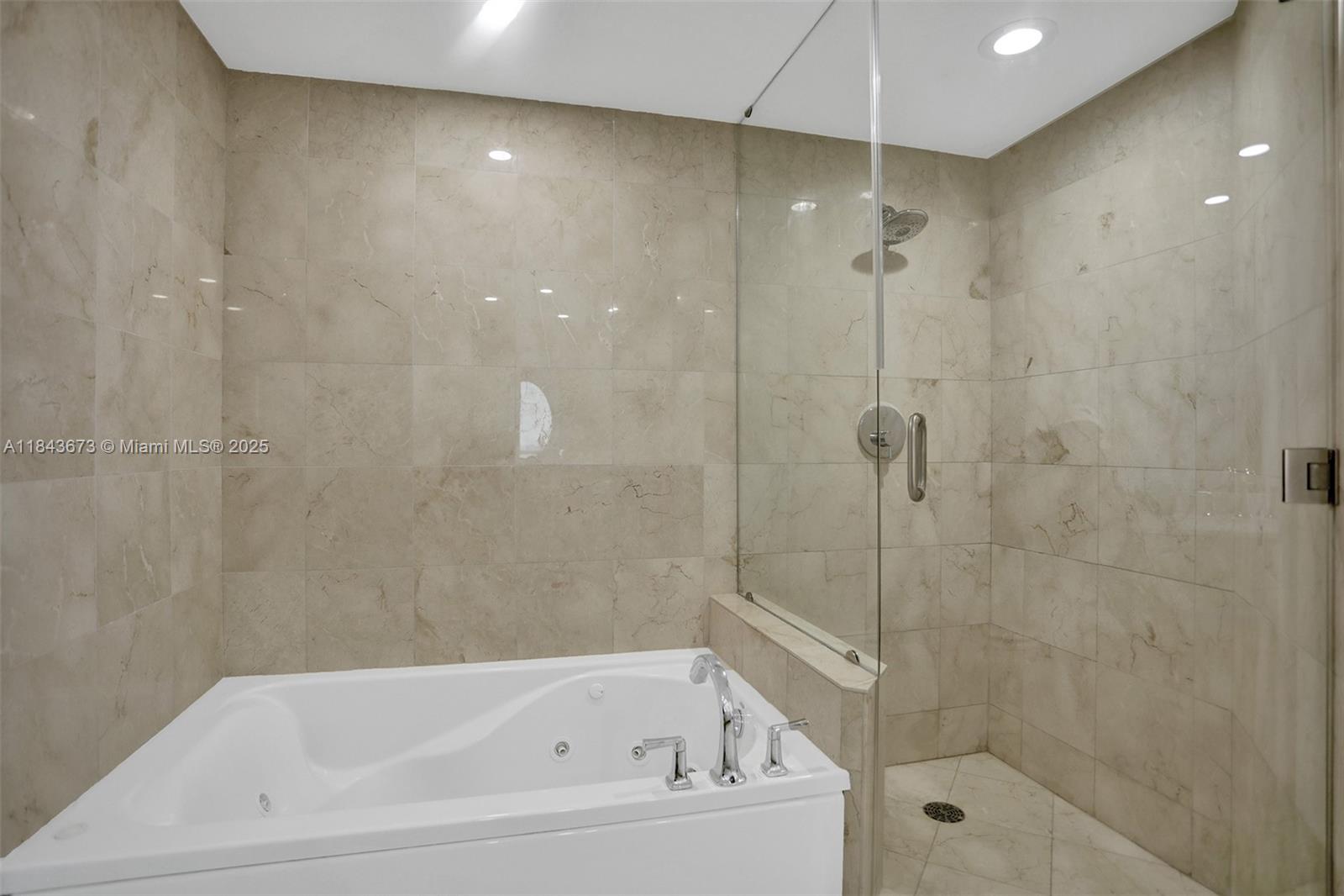 6365 Collins Ave # 3208