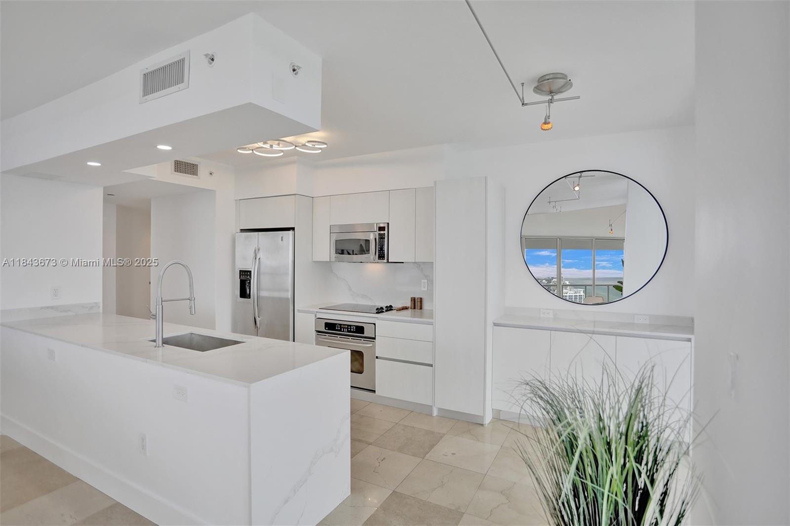6365 Collins Ave # 3208
