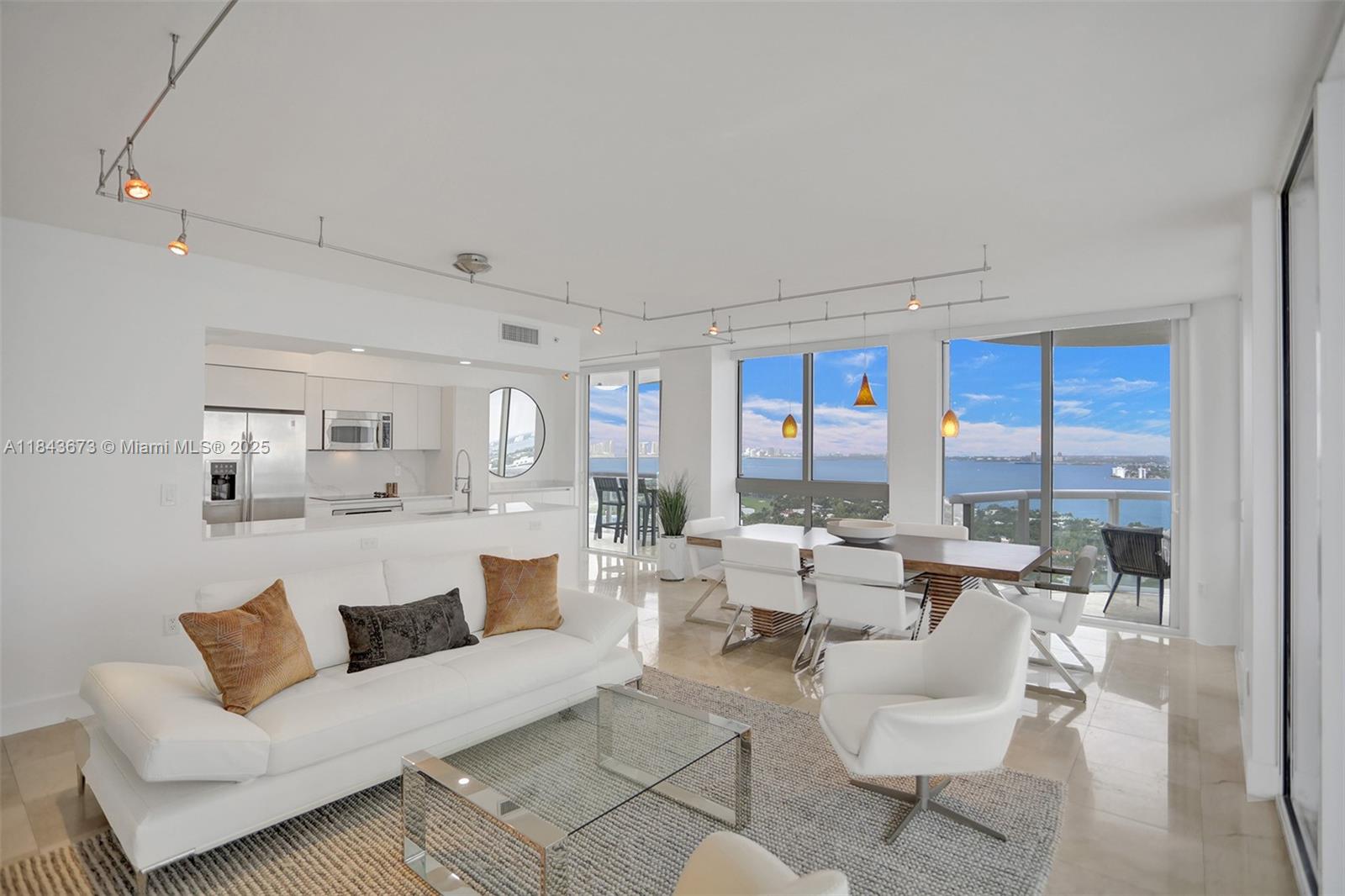 6365 Collins Ave # 3208