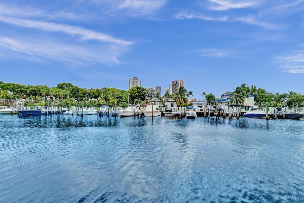 200 Diplomat Pkwy # 423