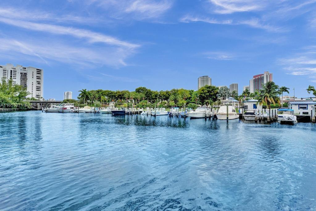 200 Diplomat Pkwy # 423