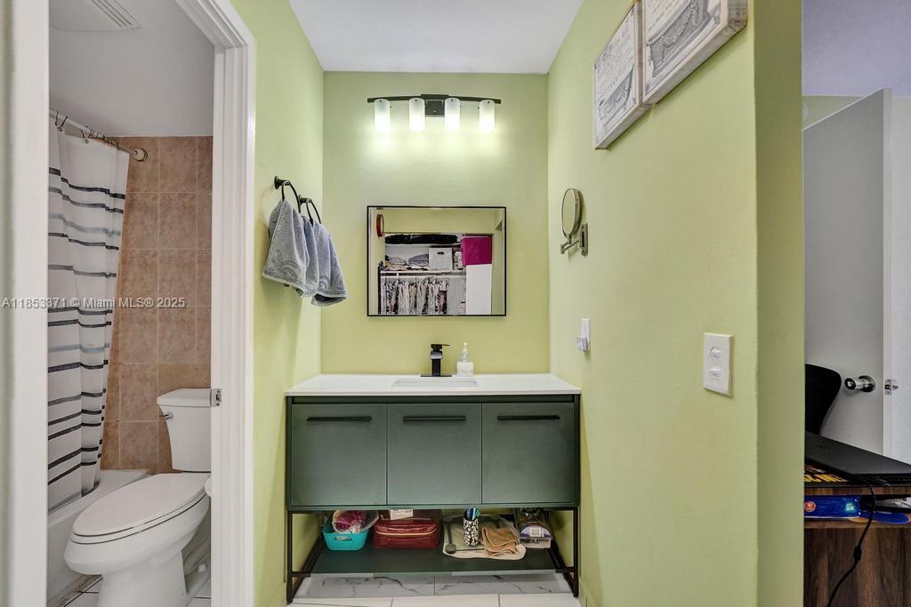 200 Diplomat Pkwy # 423