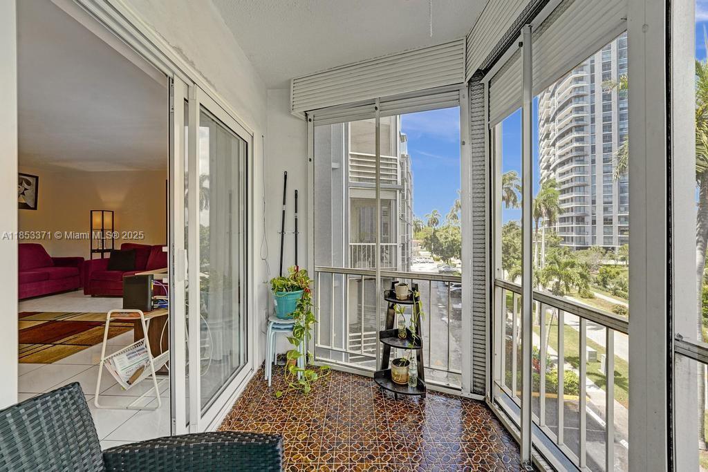 200 Diplomat Pkwy # 423