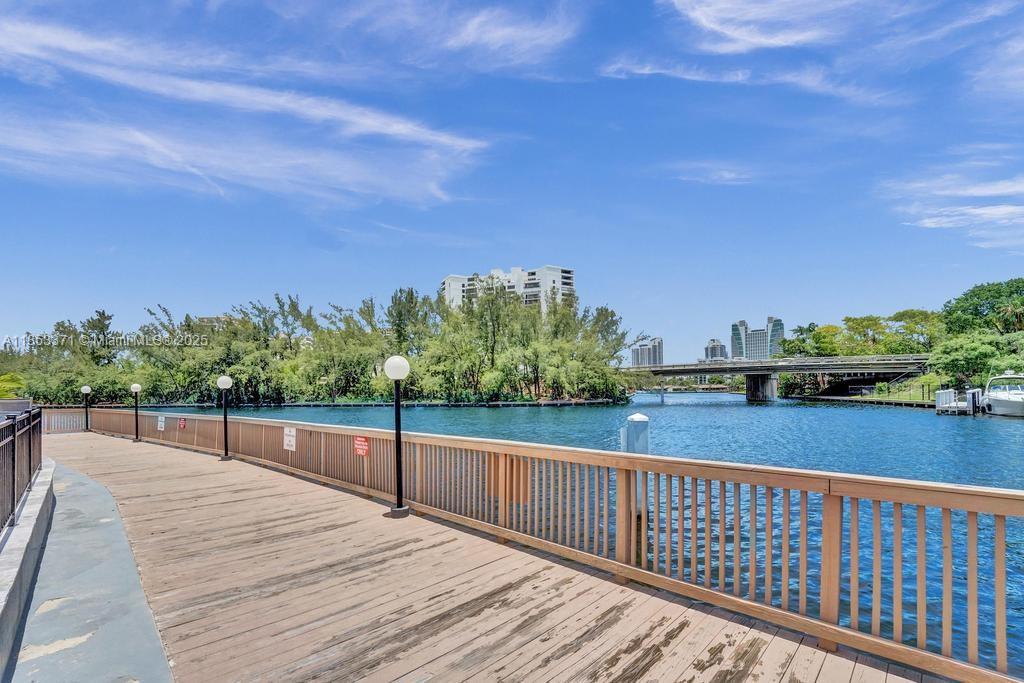 200 Diplomat Pkwy # 423