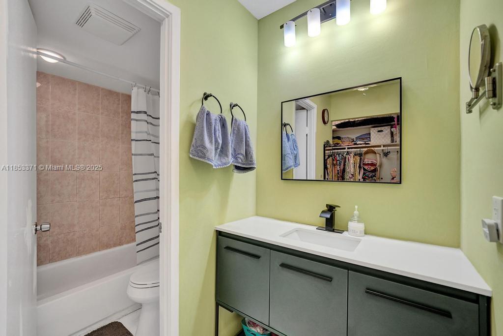 200 Diplomat Pkwy # 423