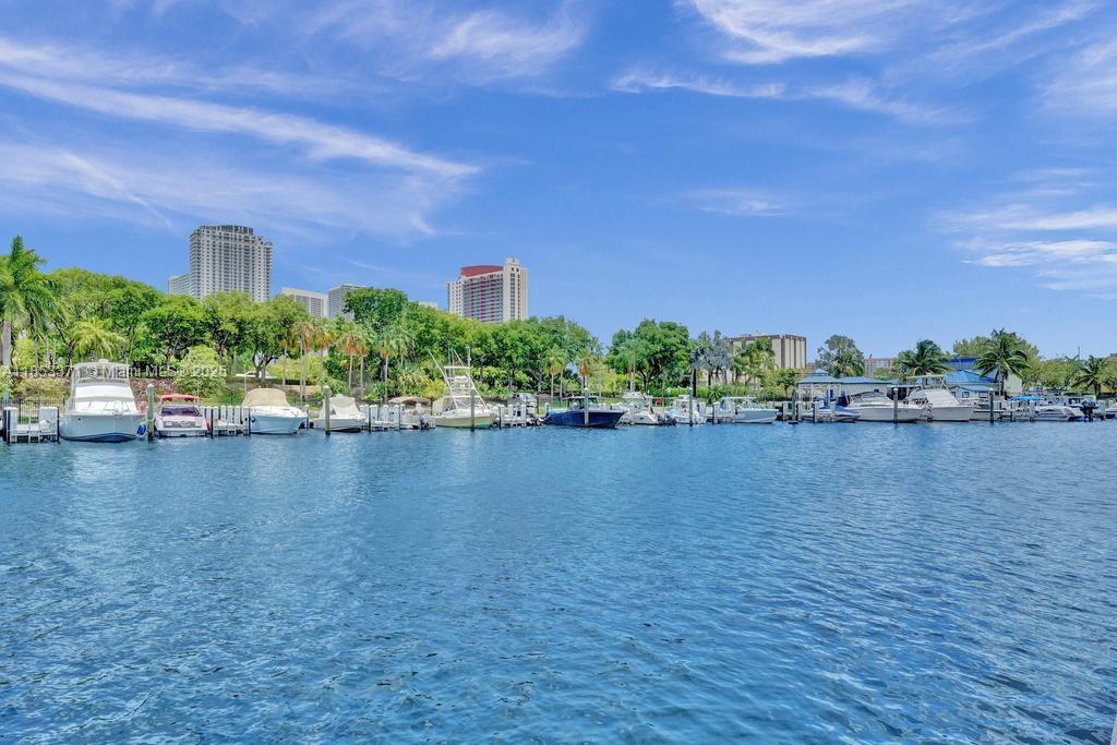 200 Diplomat Pkwy # 423