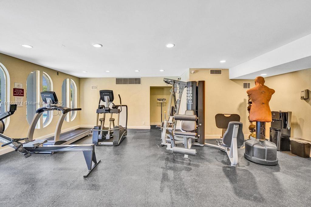 200 Diplomat Pkwy # 423