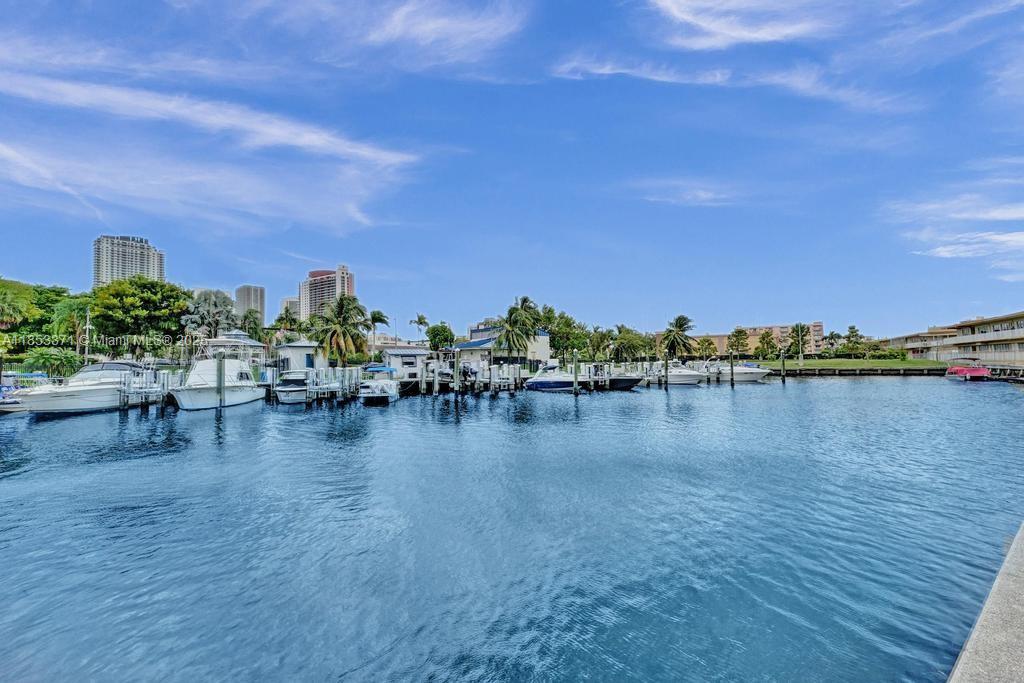 200 Diplomat Pkwy # 423