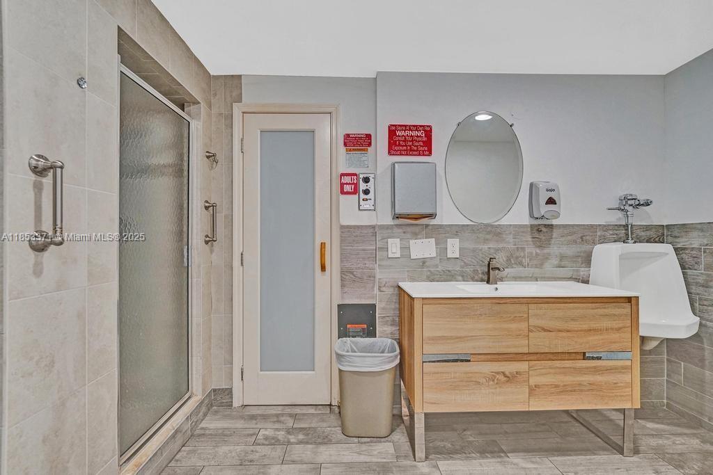 200 Diplomat Pkwy # 423