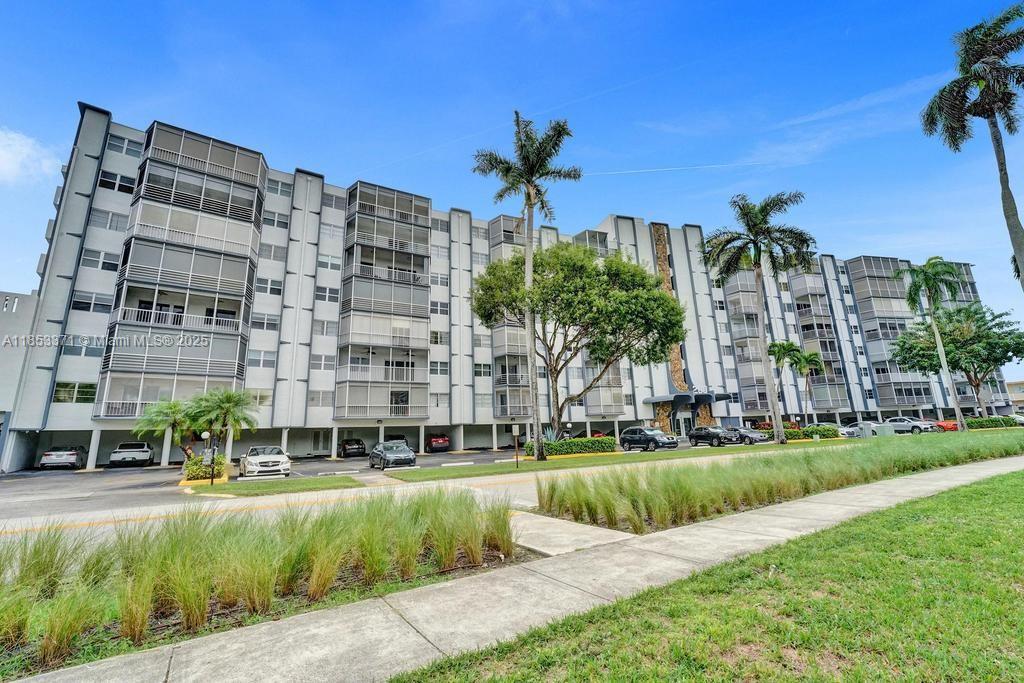 200 Diplomat Pkwy # 423