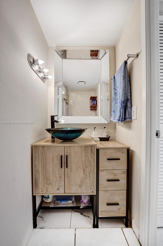 200 Diplomat Pkwy # 423