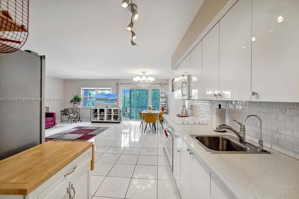 200 Diplomat Pkwy # 423