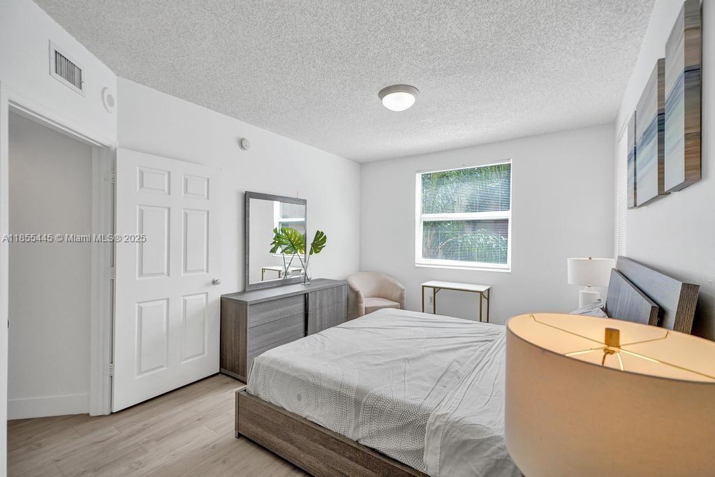 17100 N Bay Rd # 1511