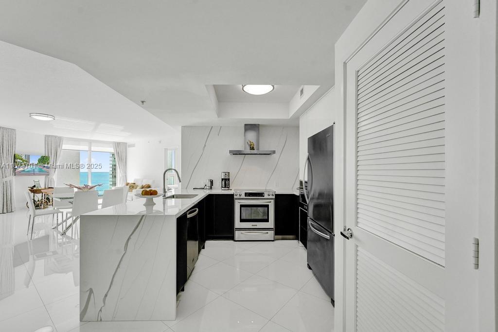 150 Sunny Isles Blvd # 1606 Unit: 1-1606