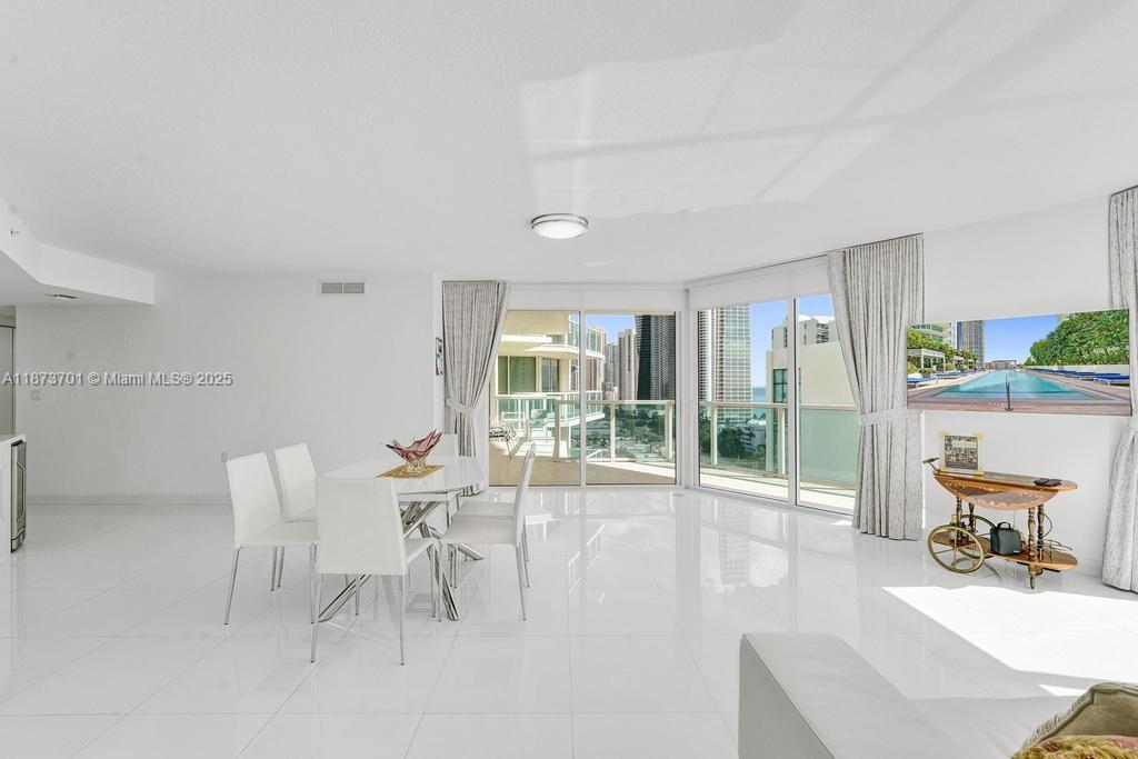 150 Sunny Isles Blvd # 1606 Unit: 1-1606