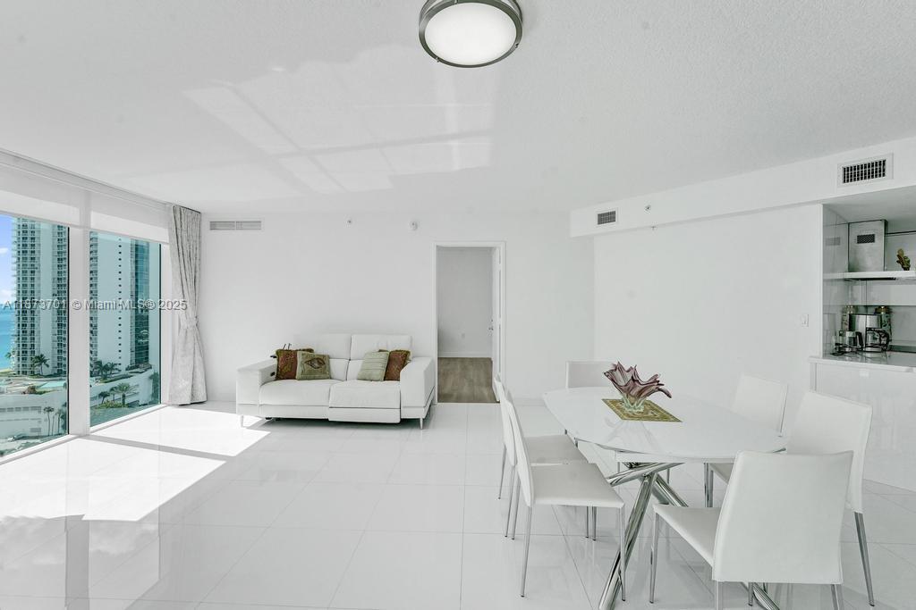 150 Sunny Isles Blvd # 1606 Unit: 1-1606