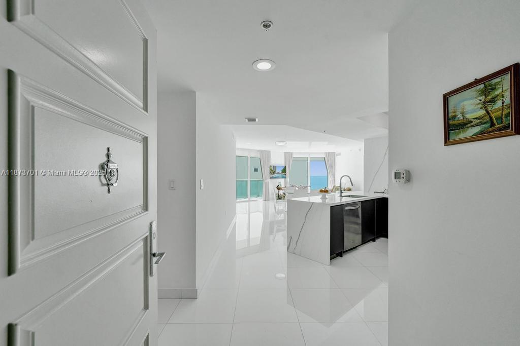 150 Sunny Isles Blvd # 1606 Unit: 1-1606