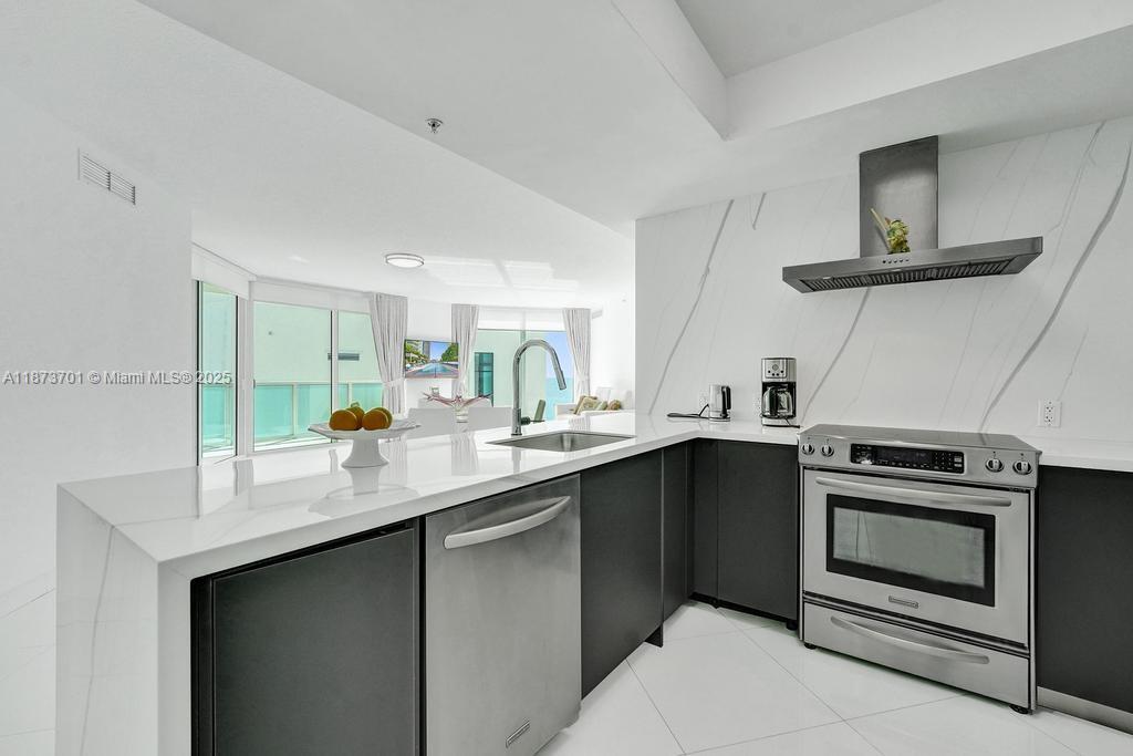 150 Sunny Isles Blvd # 1606 Unit: 1-1606